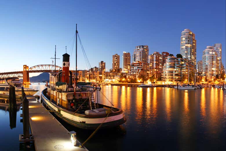 Baia di Vancouver di sera