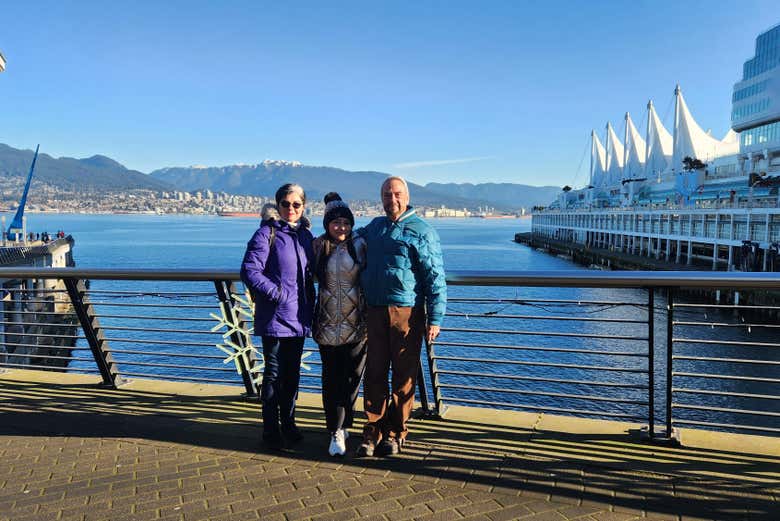 ¡Momento foto con Canada Place al fondo!