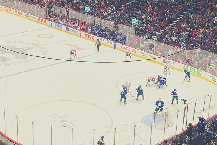 Durante una partita dei Vancouver Canucks