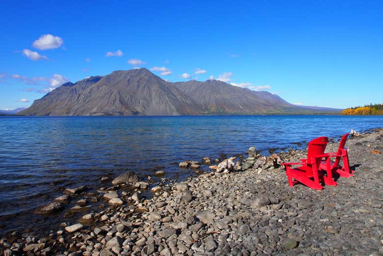 Vi rilasserete ammirando il lago Kathleen