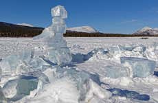 Pesca en el hielo en Whitehorse + Raquetas de nieve