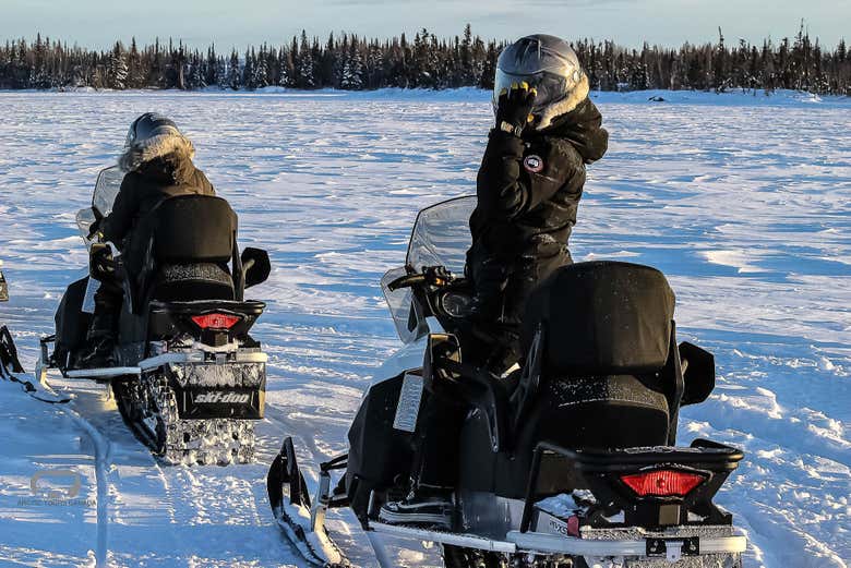 Parcourez les Territoires du nord-ouest en motoneige