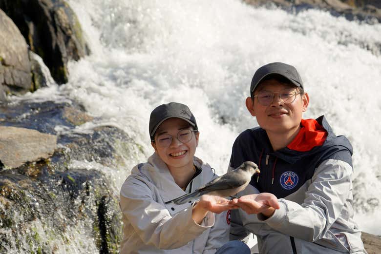 Posando frente a las cataratas