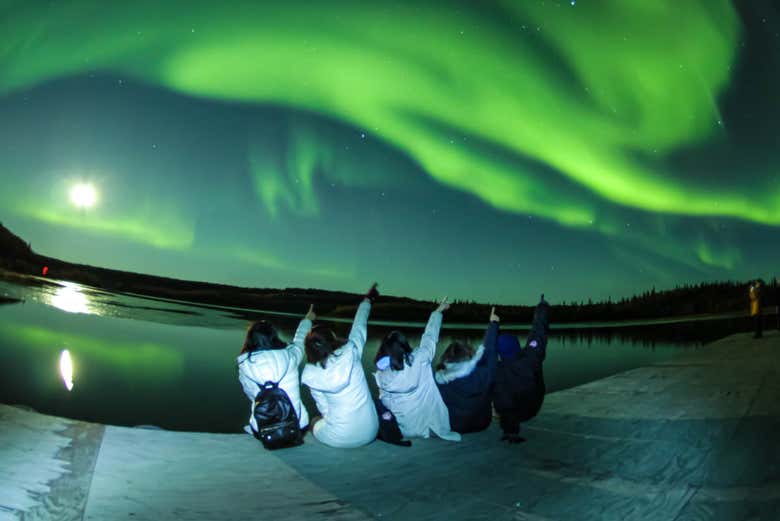 Observando la aurora boreal en Yellowknife