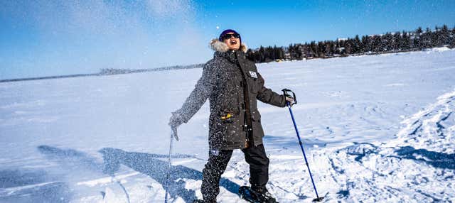 Paseo con raquetas de nieve por Great Slave Lake