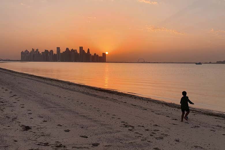 Viendo el atardecer desde Al Safliya