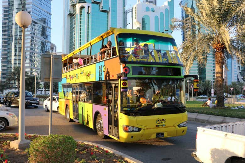 Viajando en el autobús turístico