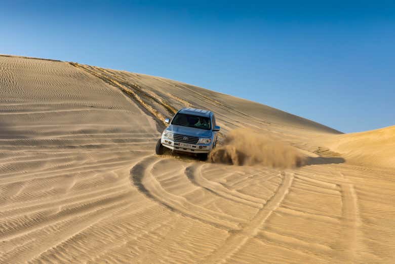 Conduciendo a toda velocidad por las dunas