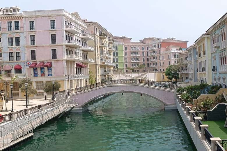 Qanat Quartier nos recordará a Venecia