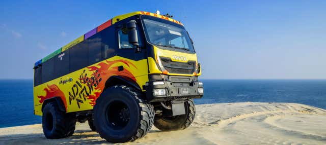 Tour de Monster Bus pelo deserto