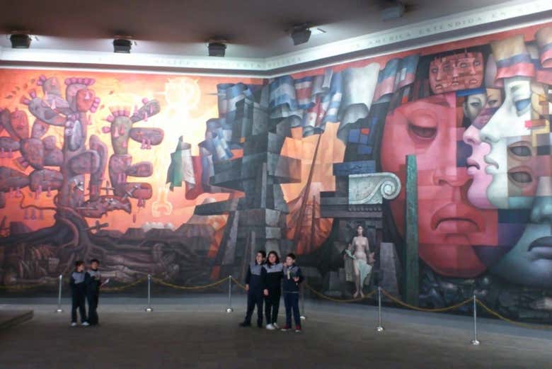 Visita al murale nella pinacoteca dell'Università