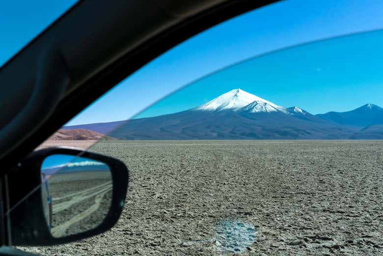 Atravesando el salar de Pedernales