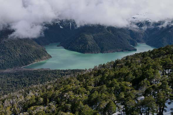 Trekking por el lago Cabrera