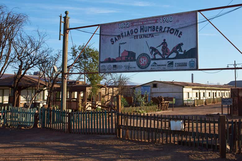 Entrada a la antigua salitrera de Humberstone