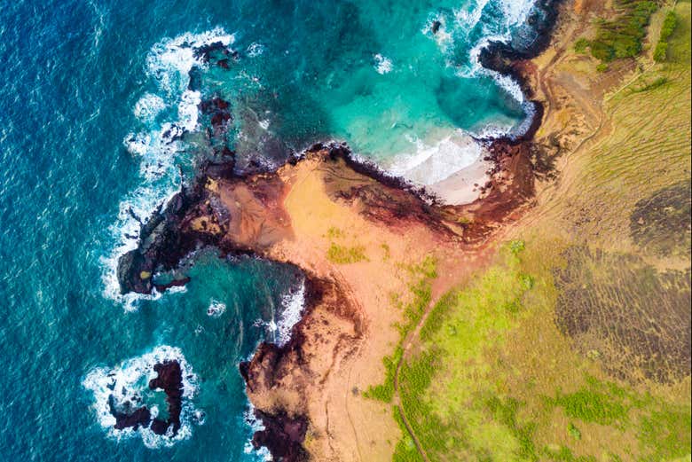 La spiaggia di Ovahe vista dall'alto