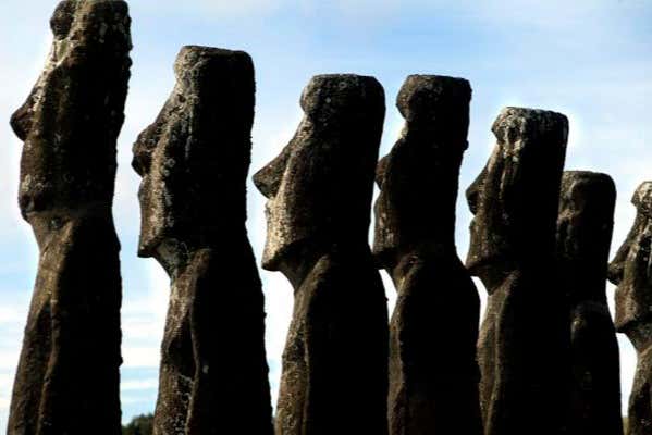 Ahu Akivi, en la Isla de Pascua