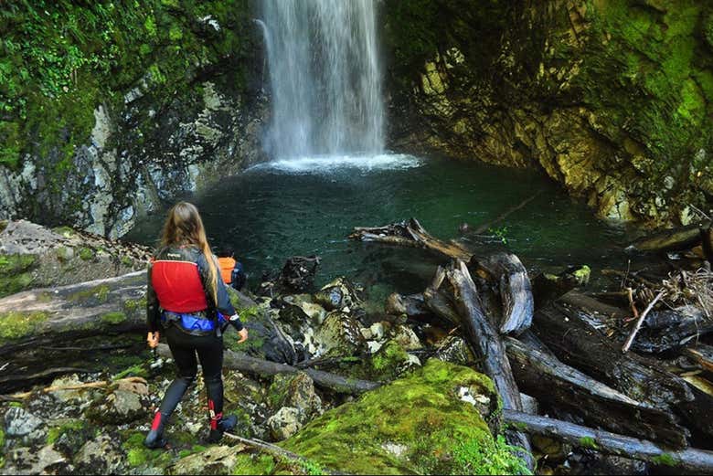 Veremos uma cachoeira escondida no lago Rosselot
