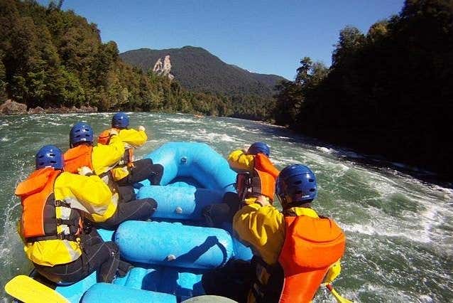 Remando por el río Palena
