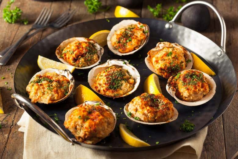 Stuffed clams and lemons