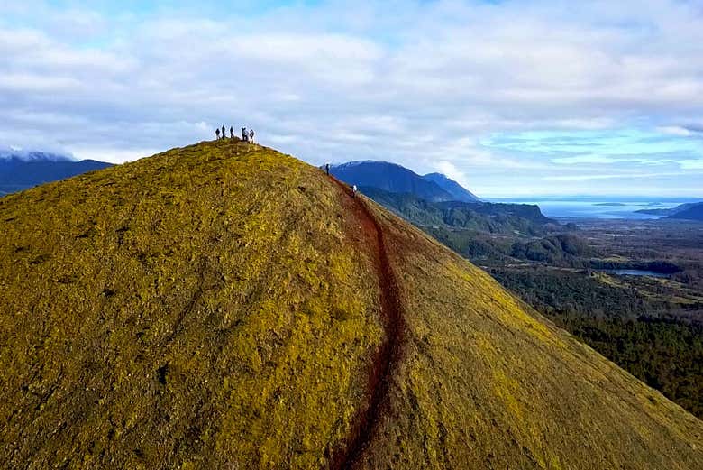 Coronando la cima del volcán Mirador
