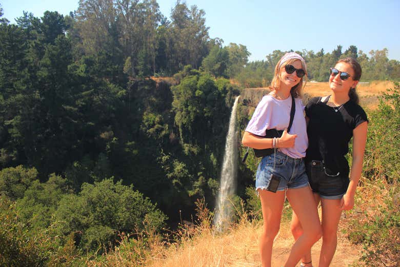 Posando ante el salto del Rehuén
