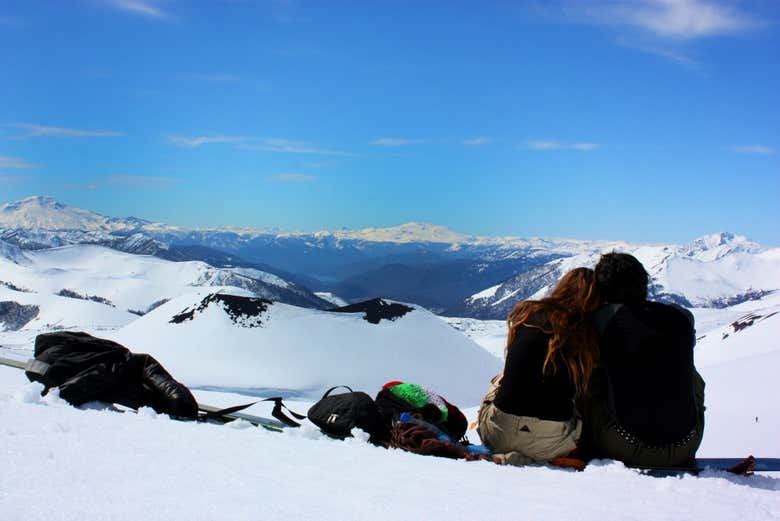 Ammirando i paesaggi innevati del cratere Navidad