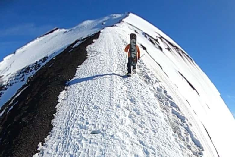 Salendo fino alla cima del vulcano Lonquimay