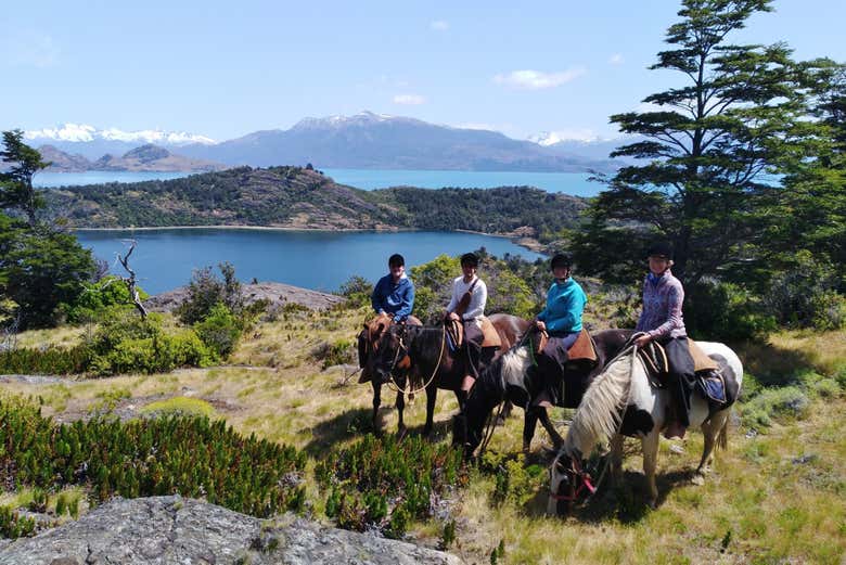 Horseback riding along the General Carrera lake