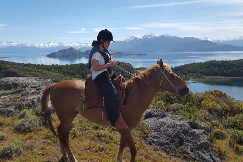Equestrian route through Mallín Grande