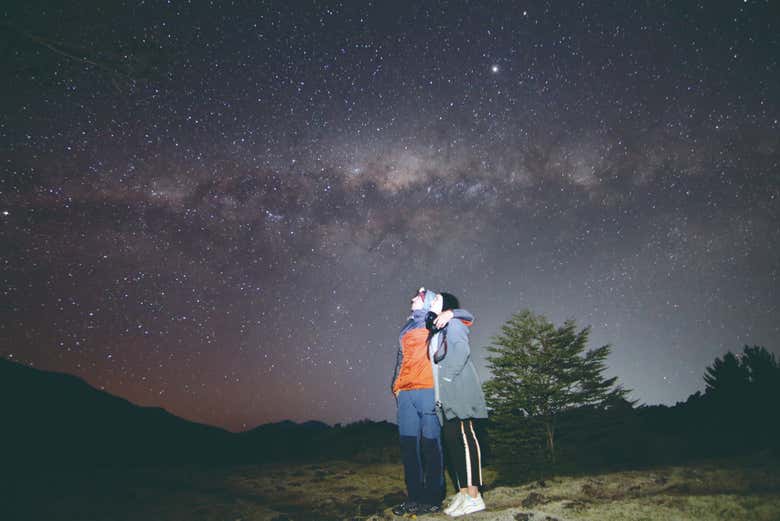 Admirando los astros del firmamento
