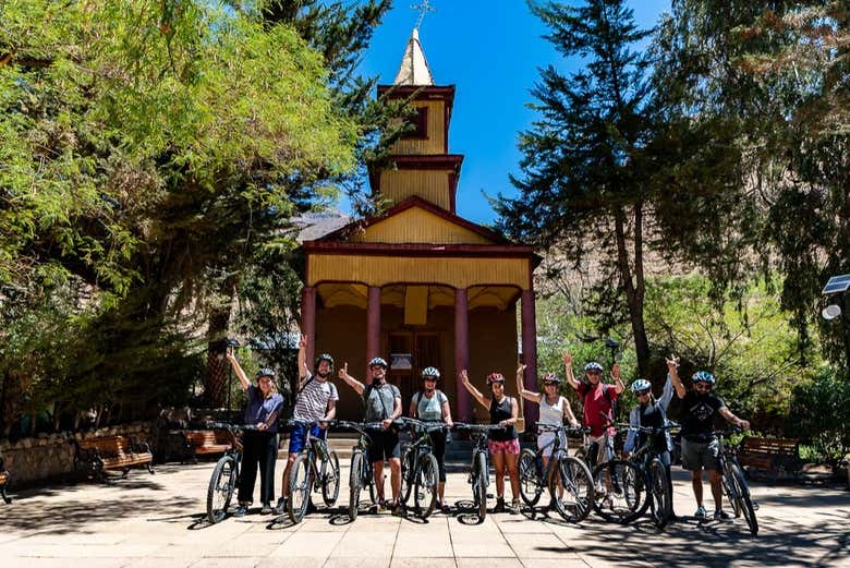 Groupe de cyclistes dans la vallée d'Elqui