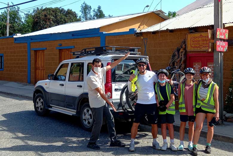Groupe de cyclistes prêts à pédaler