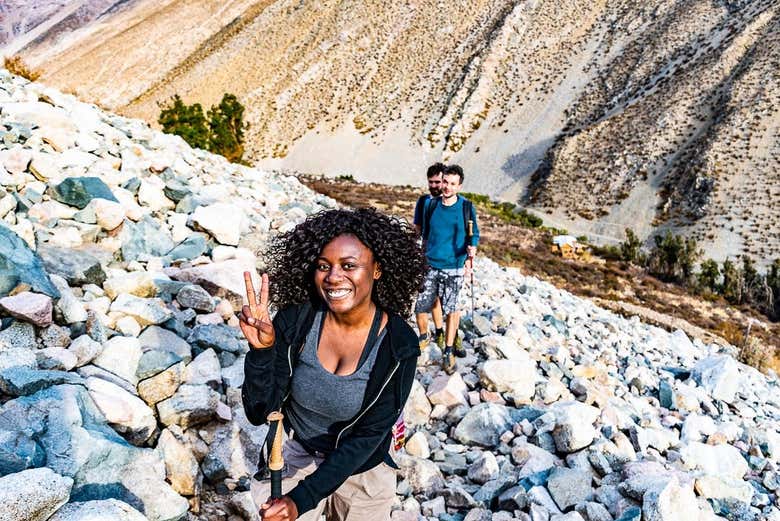 Senderistas en el valle de Cochiguaz