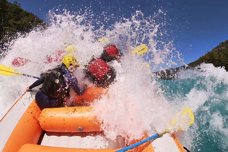 Sorteando los rápidos del río Baker