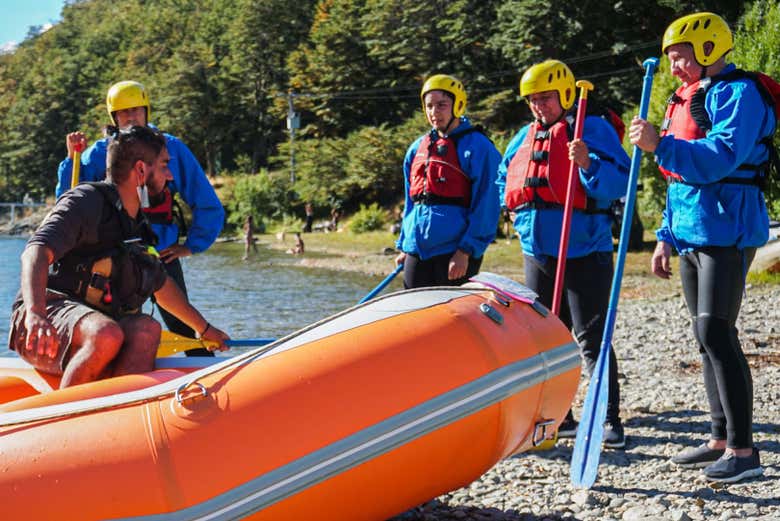 Preparando la actividad de rafting