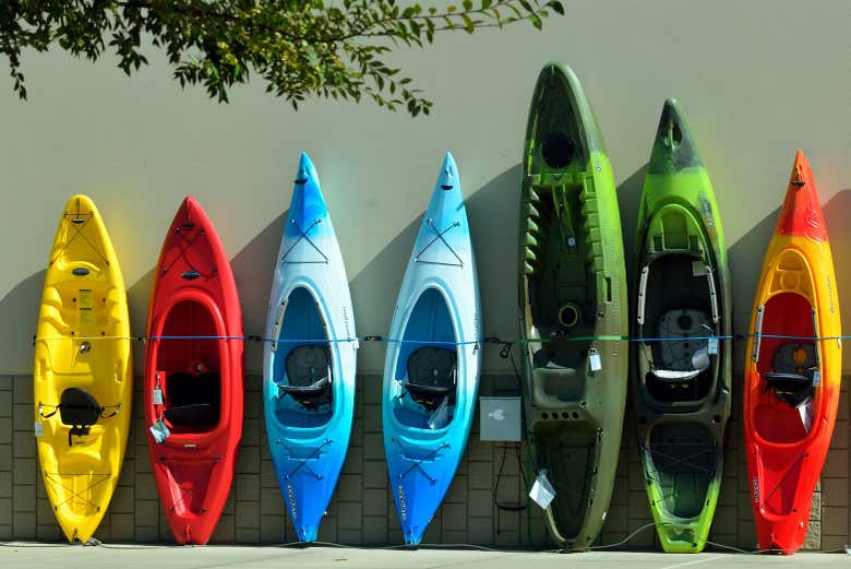 Kayaks preparados para la travesía