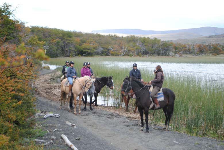 Una pausa para contemplar el paisaje de Laguna Sofía