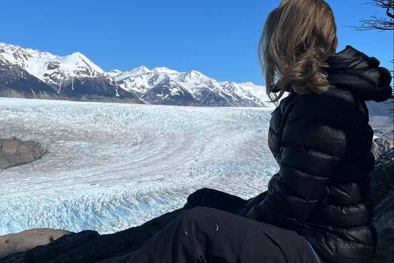 Observando las cumbres nevadas de los Andes