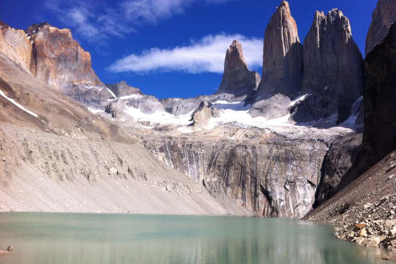 Vistas frente a la laguna glaciar