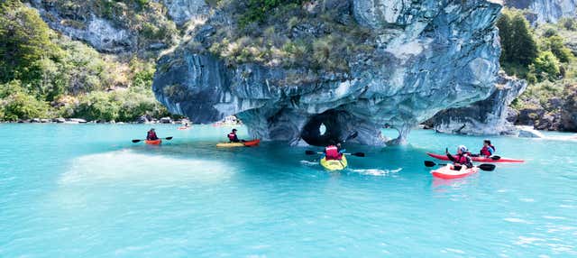 Tour en kayak por las cavernas de mármol