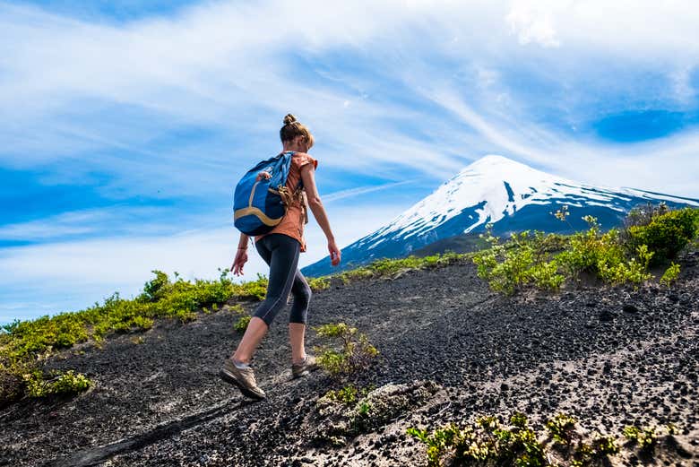Caminando junto al volcán Osorno