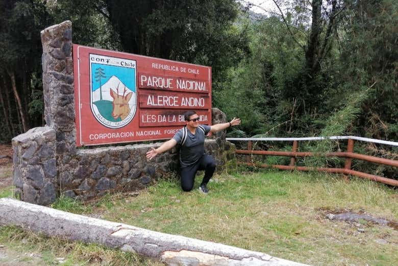 Letrero del Parque Nacional Alerce Andino
