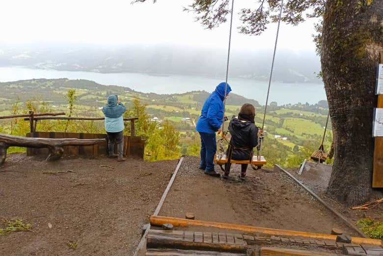 Preparándonos para disfrutar de los columpios de Cochamó