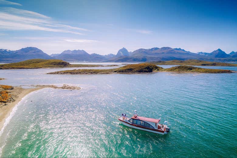 Navegando por el Canal Beagle rumbo a Ushuaia