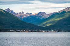 Tour por Puerto Williams e cachoeira Los Bronces