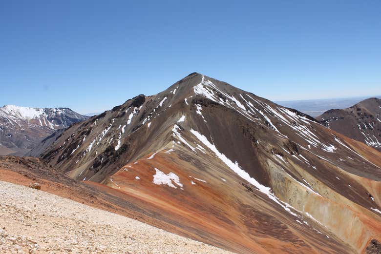 Montanhas coloridas de Suriplaza