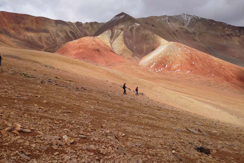 Conhecendo as montanhas coloridas de Suriplaza