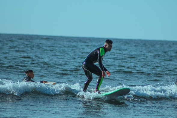 Curso de surf en Concón y senderismo por sus dunas