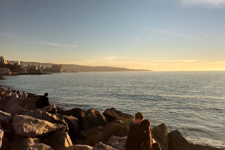Entardecer na costa de Reñaca e Viña del Mar