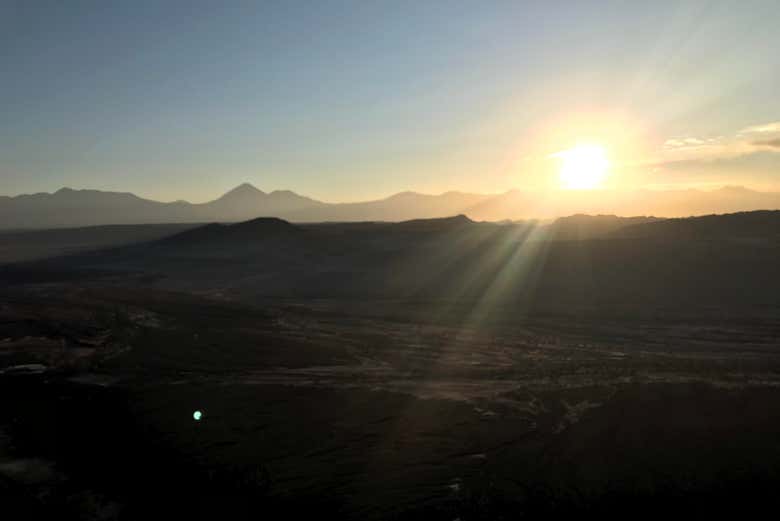 Amanhecer sobre o deserto de Atacama